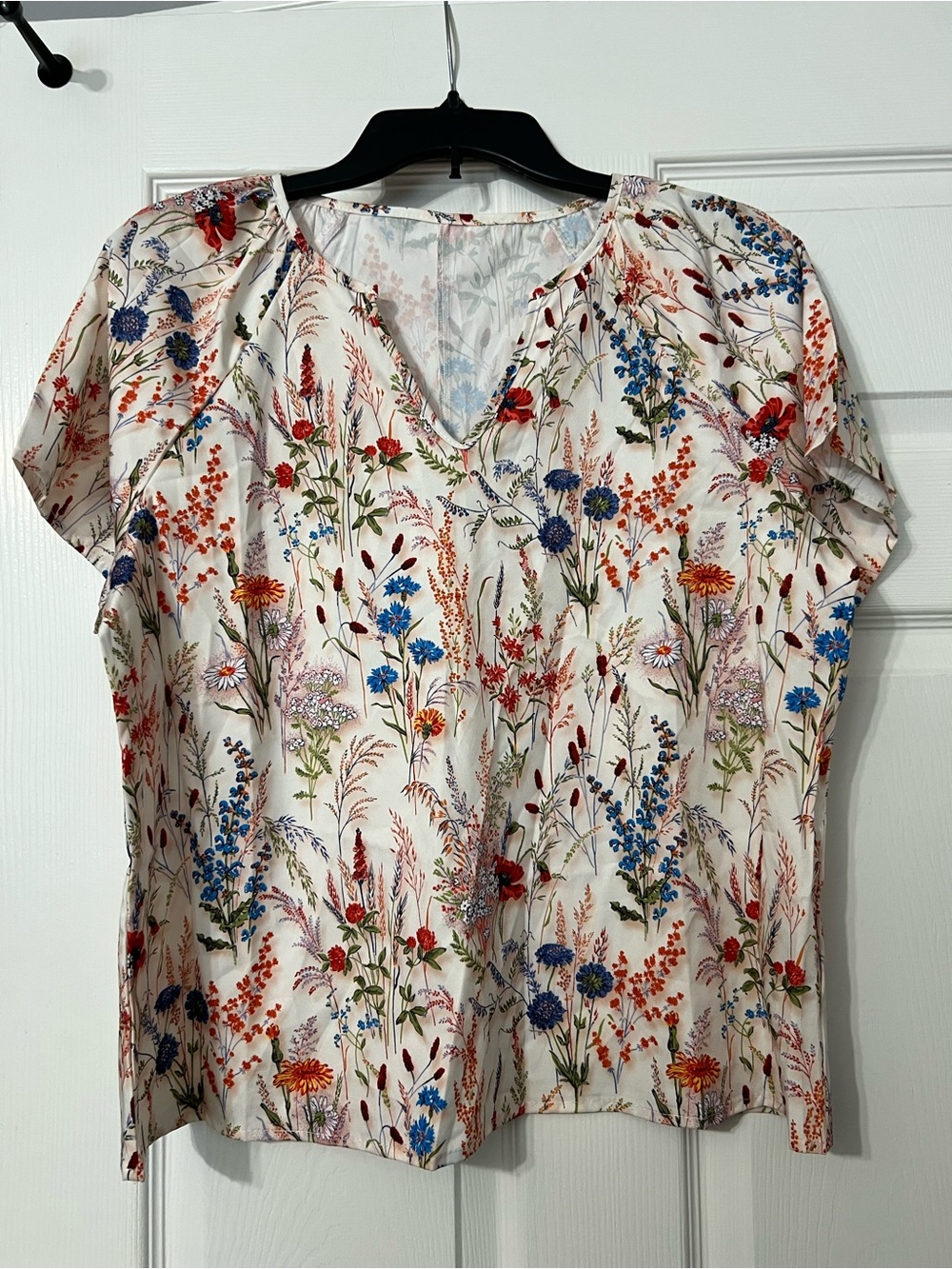 SHEIN Cream Floral V-Neck Short Sleeve Blouse
